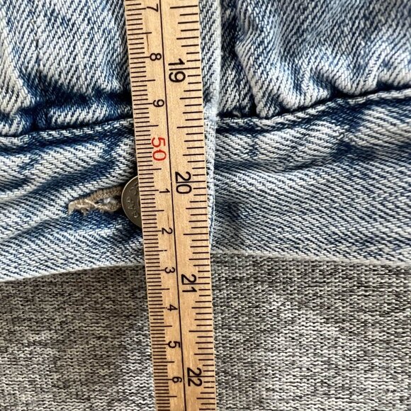 Gap Jean Jacket Womens Size M Blue Light Wash Faded Button Up Pocket Denim - Picture 6 of 15